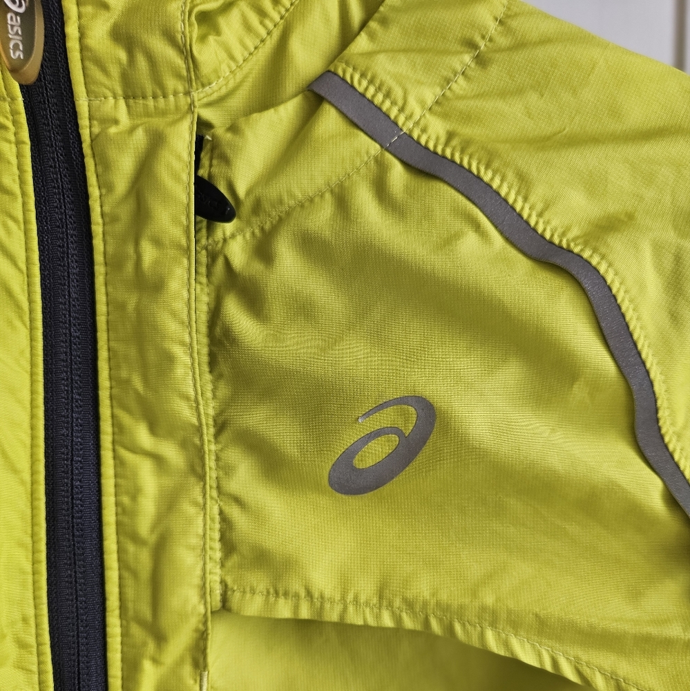 ASICS Women's 2-n-1 Jacket - Picture 10 of 16
